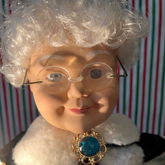 Mrs.Claus motionette - Picture 3 of 7